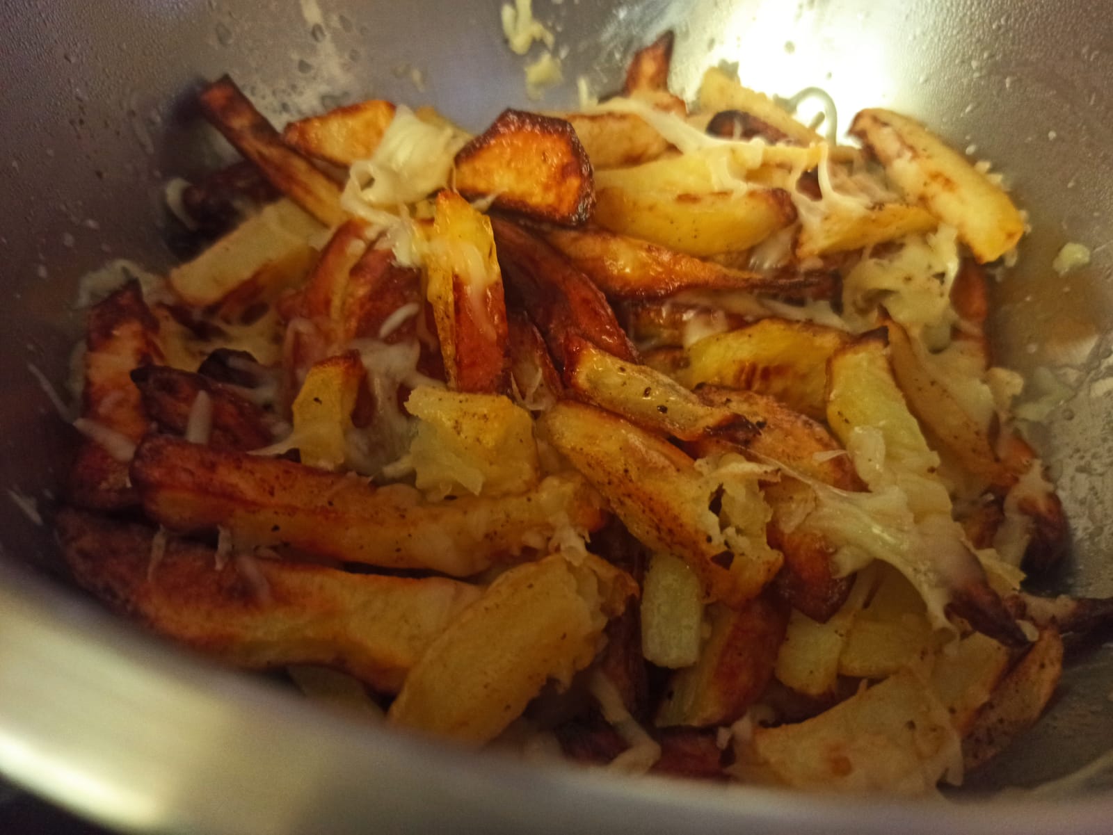 cartofi prajiti la friteuza cu aer cald